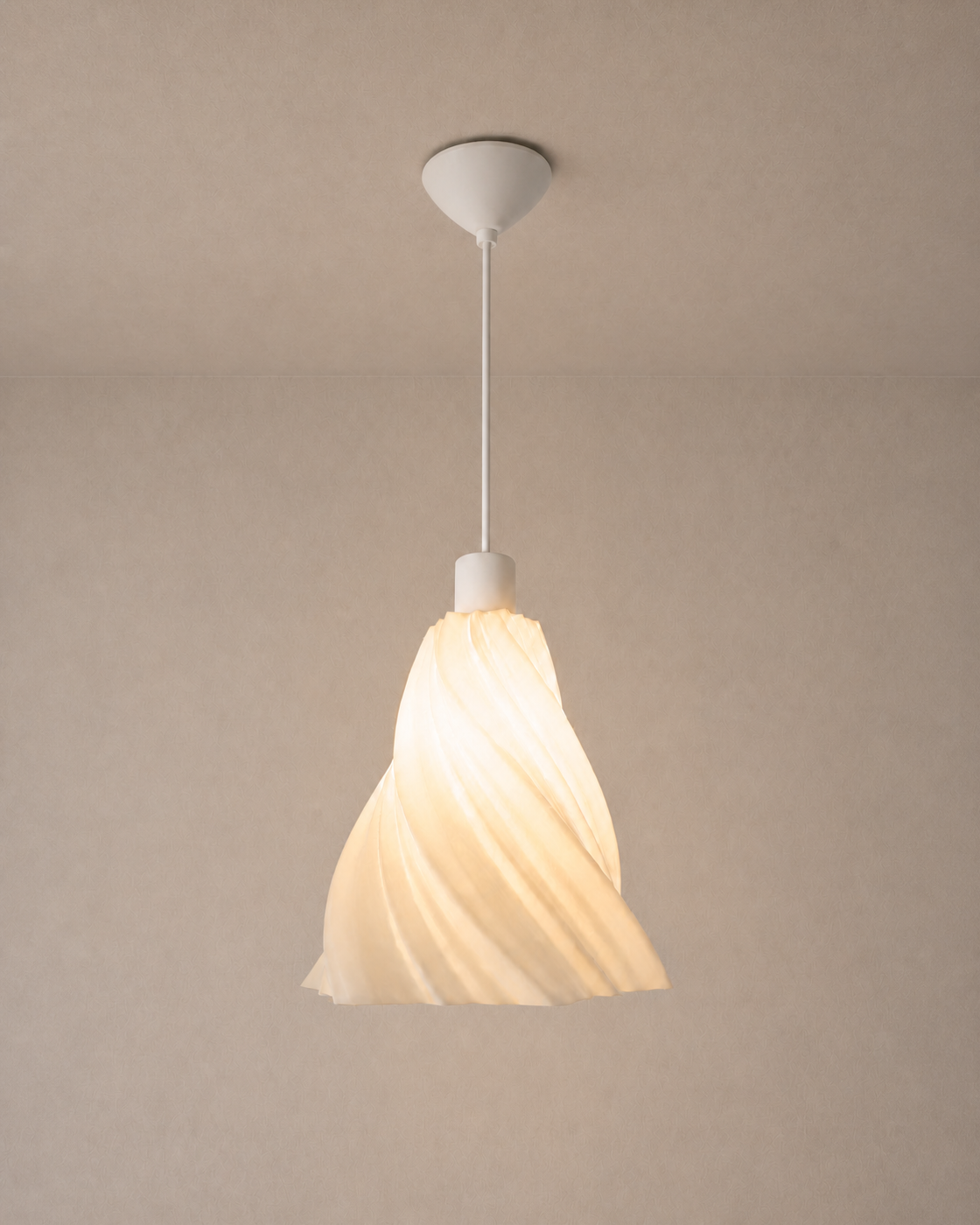 Suspension torsadée éco-PLA blanche allumée, vue produit