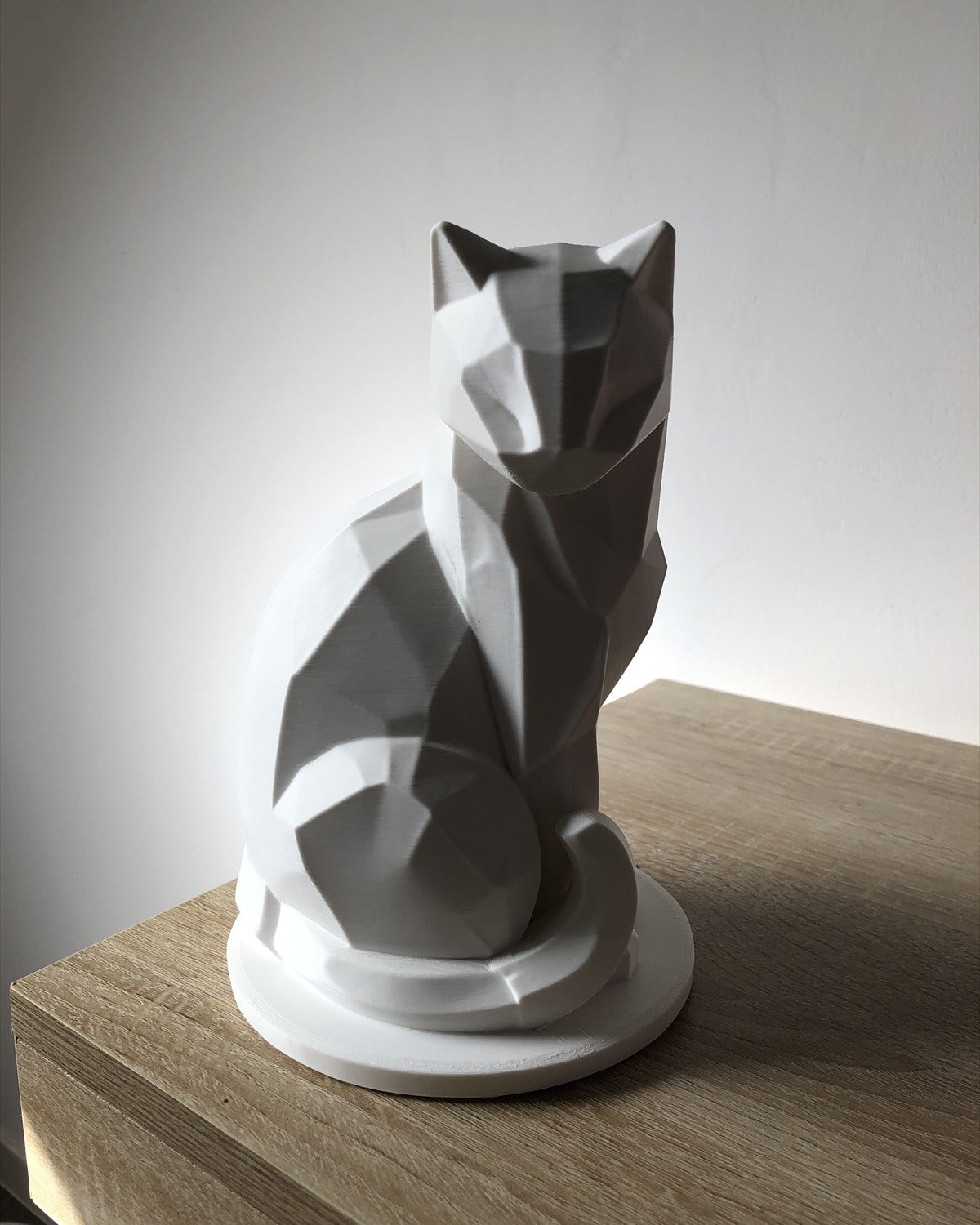 Geometric Cat Figurine Decoration – Statue – Gift for Cat Lovers