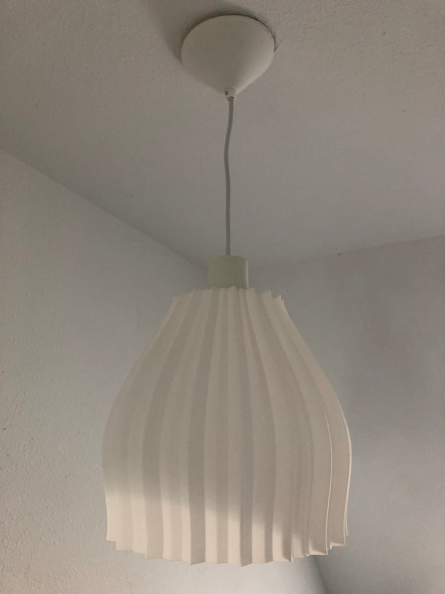 Abat-jour plissé design – prêt à installer avec ampoule vintage