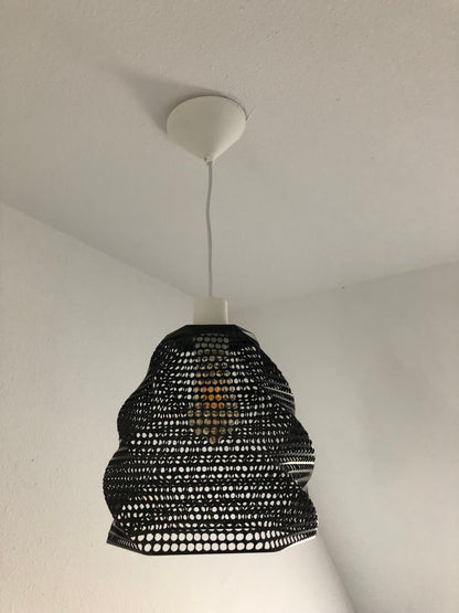 Abat-jour perforé design – prêt à installer avec ampoule vintage