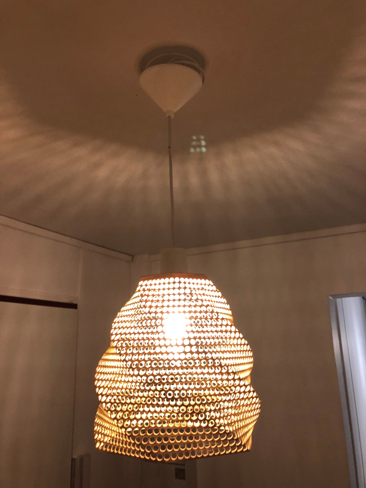 Abat-jour perforé design – prêt à installer