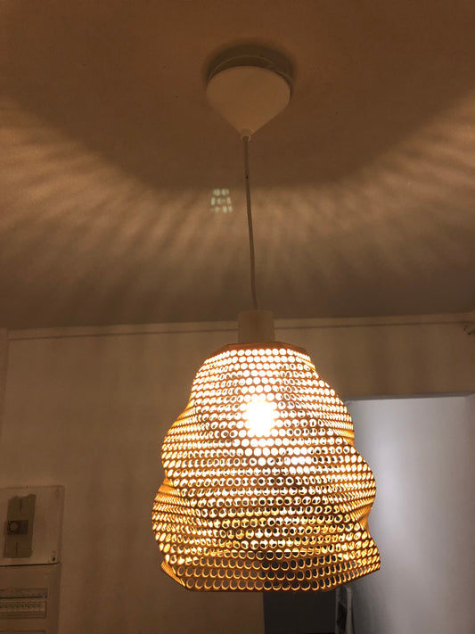 Abat-jour perforé design – prêt à installer avec ampoule vintage