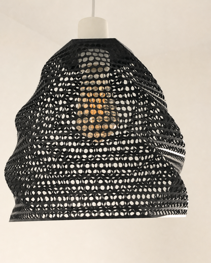 Abat-jour Perforé Suspension Luminaire Design Noir – Impression 3D – Jeux de Lumière