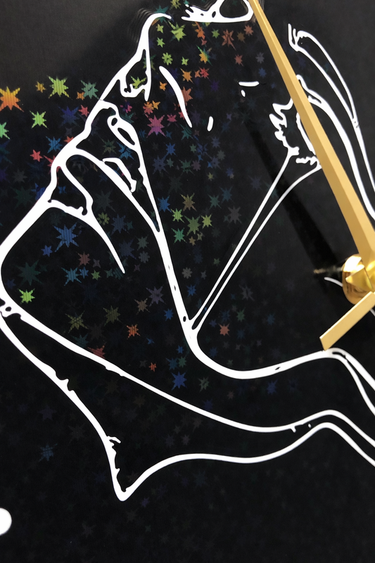 Horloge murale décorative personnalisée – Design artistique & finitions holographiques