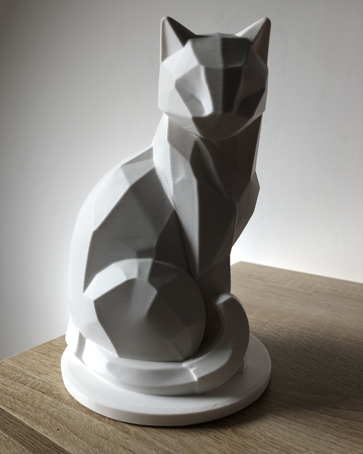Geometric Cat Figurine Decoration – Statue – Gift for Cat Lovers