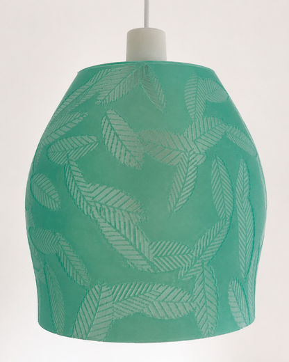 Abat-jour vert translucide à motifs de fougère