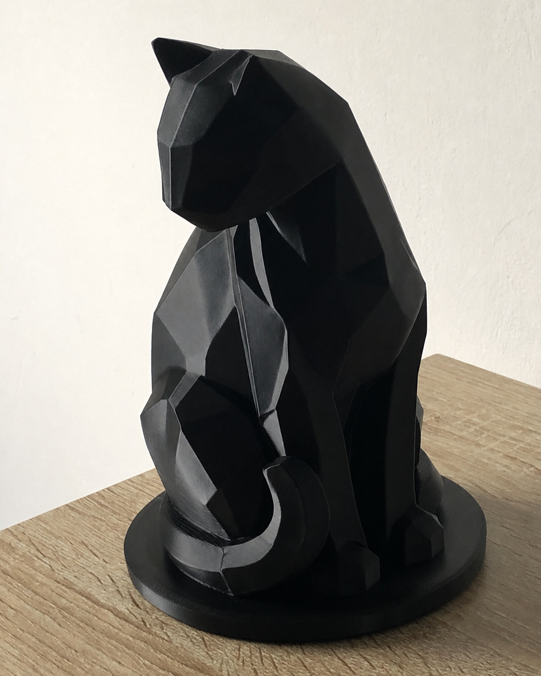 Geometric Cat Figurine Decoration – Statue – Gift for Cat Lovers